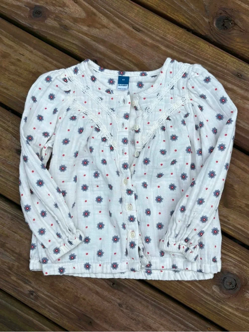 Old Navy White Button-Front Floral Print Long Sleeve Top